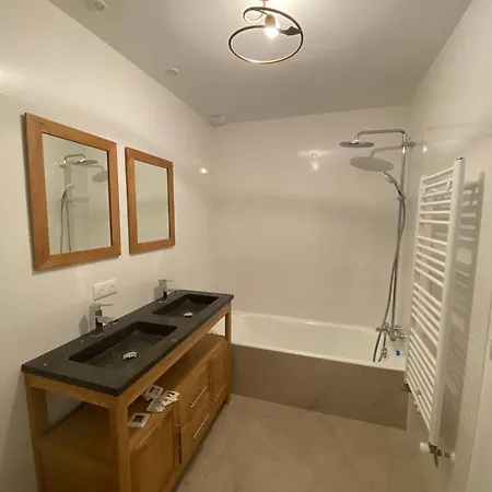 Maison Familiale La Baie 10 Ps En Cote De Jade *